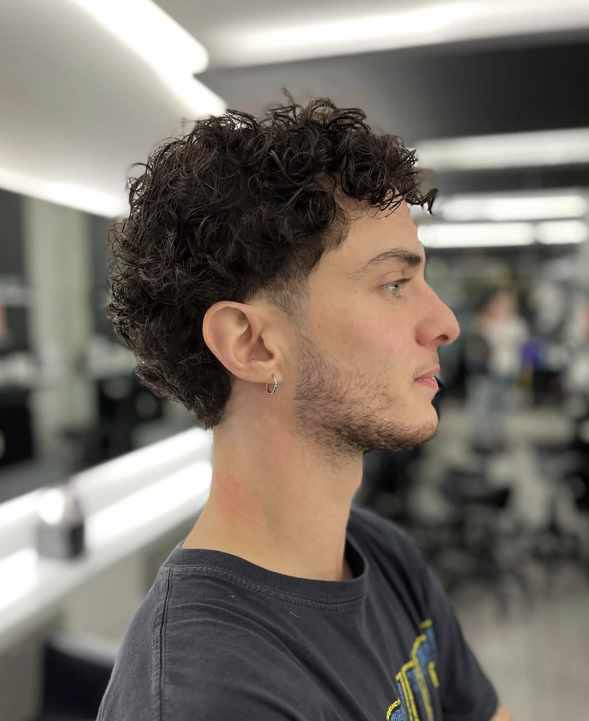 Permanente homme wavy réalisée par le salon Henri Michel à Rennes